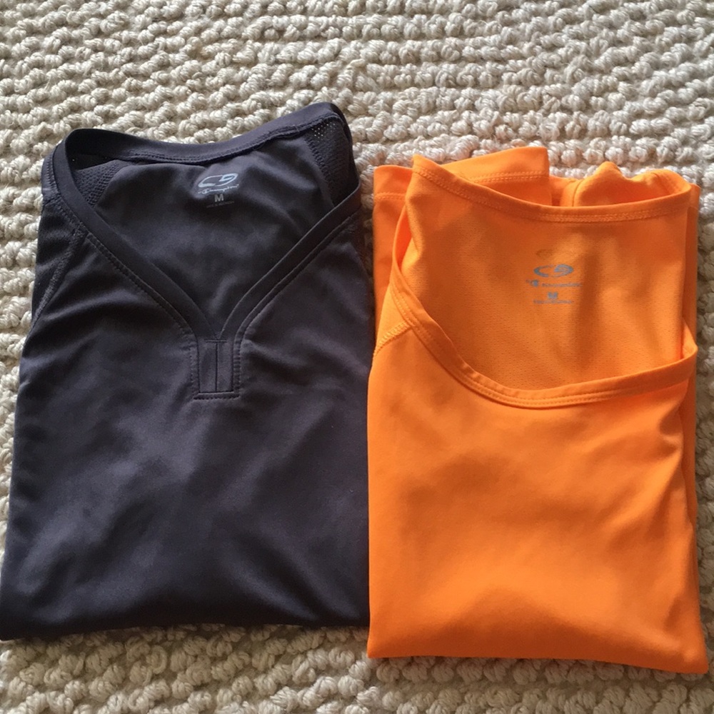 Lot of two Champion tanks size M